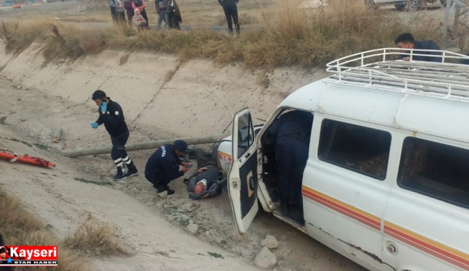 Kayseri’de minibüs kanala düştü: 3 yaralı