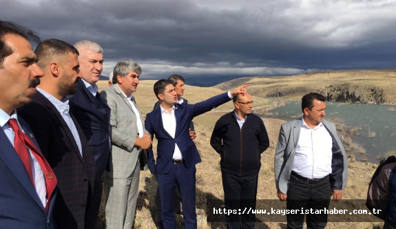 MHP'li Özdemir, Zamantı ırmağından su alan çiftçilerin sorununu Meclis gündemine taşıdı.