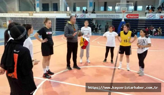 Erciyes Üniversitesi Kız-Erkek Basketbol Takım Seçmeleri Yapıldı
