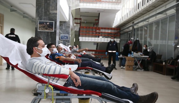 Büyükşehir Belediye Personeli Kan Bağışı Yaptı