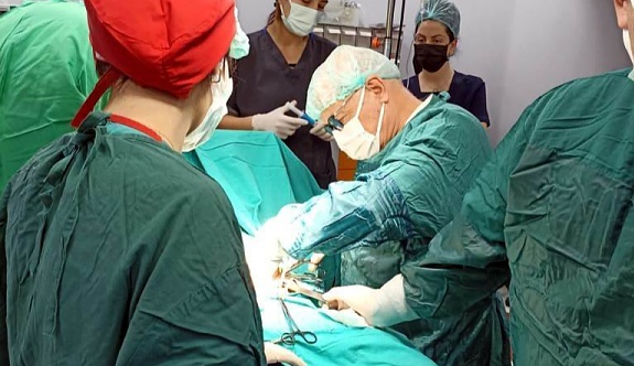 Milletvekili Tamer; Develi Devlet Hastanesi'nde ilk Ameliyatı Yaptı