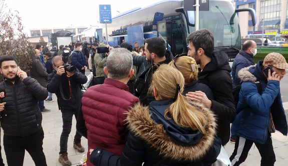 Ukrayna'dan Tahliye Edilen Türk Vatandaşları İstanbul'a Geldi