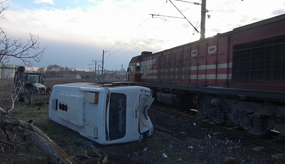 Kırklareli'nde Trenle İşçi Servisi Çarpıştı: 27 Yaralı