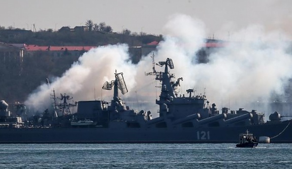 Ukrayna, Rus Kruvazör Gemisini Vurdu