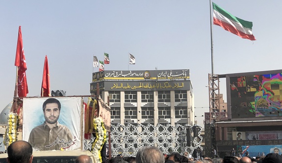 Suikast Sonucu Öldürülen İranlı Albay İçin Cenaze Merasimi Düzenlendi