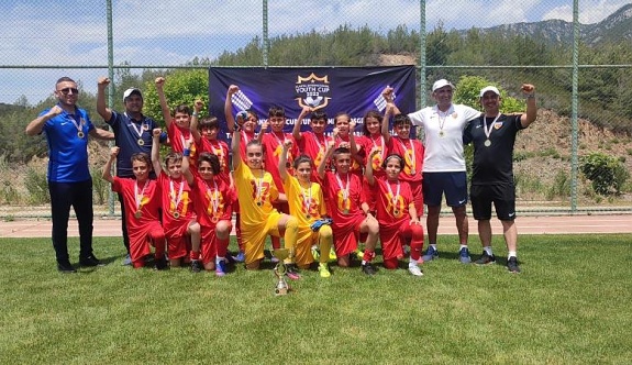 U11 Futbol Şampiyonası: Kayserispor Şampiyon Oldu