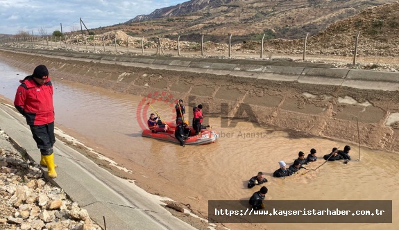 Sel sularına kapılan 1,5 yaşındaki Zeynep'in cansız bedenine ulaşıldı