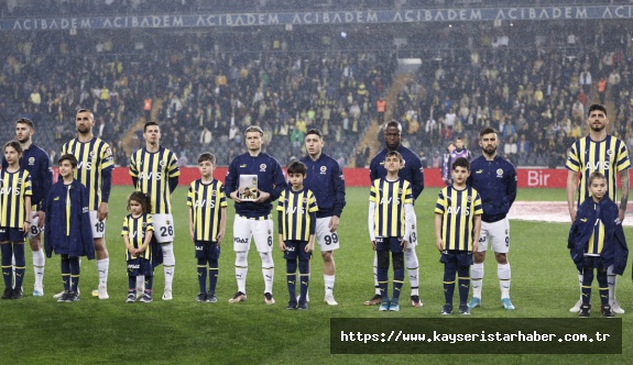 Depremzede çocuklar Fenerbahçe - Kayserispor maçında ağırlandı