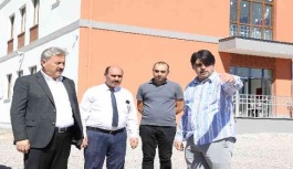 Başkan Palancıoğlu, Danışmentgazi Mahallesin'deki 20 derslikli ilkokulda incelemelerde bulundu