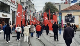 İstiklal Caddesi Türk Bayraklarıyla Donatıldı