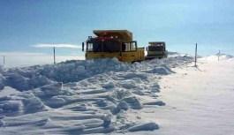 Kayseri'de yoğun kardan dolayı ulaşıma kapanan 208 mahalle yolu açıldı