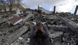 Türkiye'yi sarsan afette dördüncü gün... Deprem felaketinde can kaybı 14 bin 351... Dakika dakika bölgelerimizden anlık bilgiler