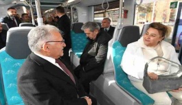 Yeni tramvay hattı hizmete başladı, Başkan Büyükkılıç vatman koltuğuna oturdu