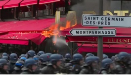 Fransa'da gerilim hala tavada! Eylemciler, Macron'un favori lokantasını yaktı