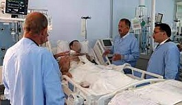 Bakan Özhaseki, yaralı polisi ziyaret etti