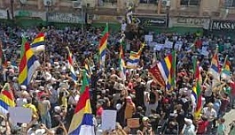 Suriye'de hükümet karşıtı protestolar yayılıyor! Kalabalıkların ağzında ''Esad istifa'' sloganları var